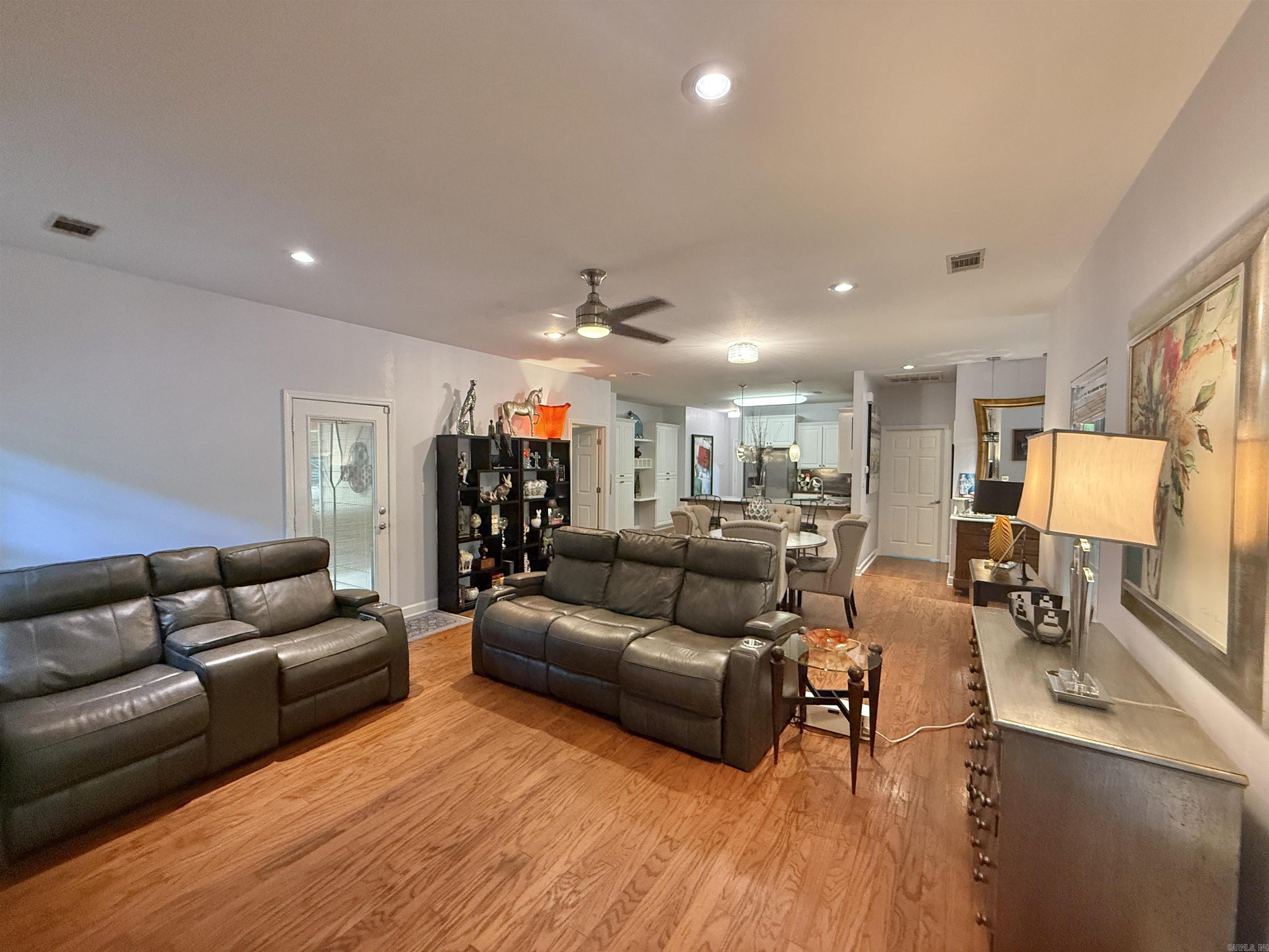 1603 Stagecoach Village