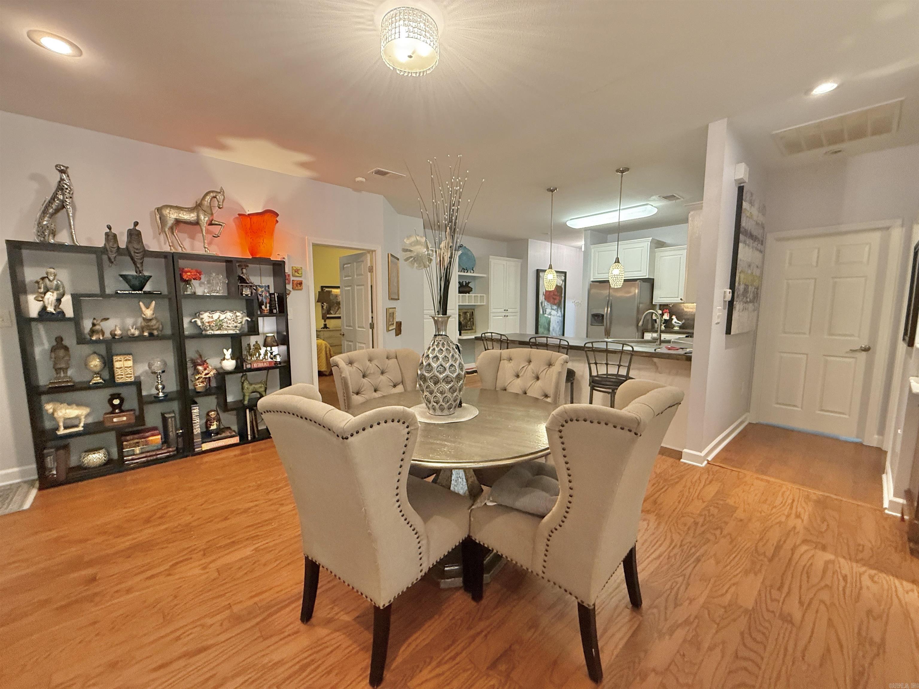 1603 Stagecoach Village