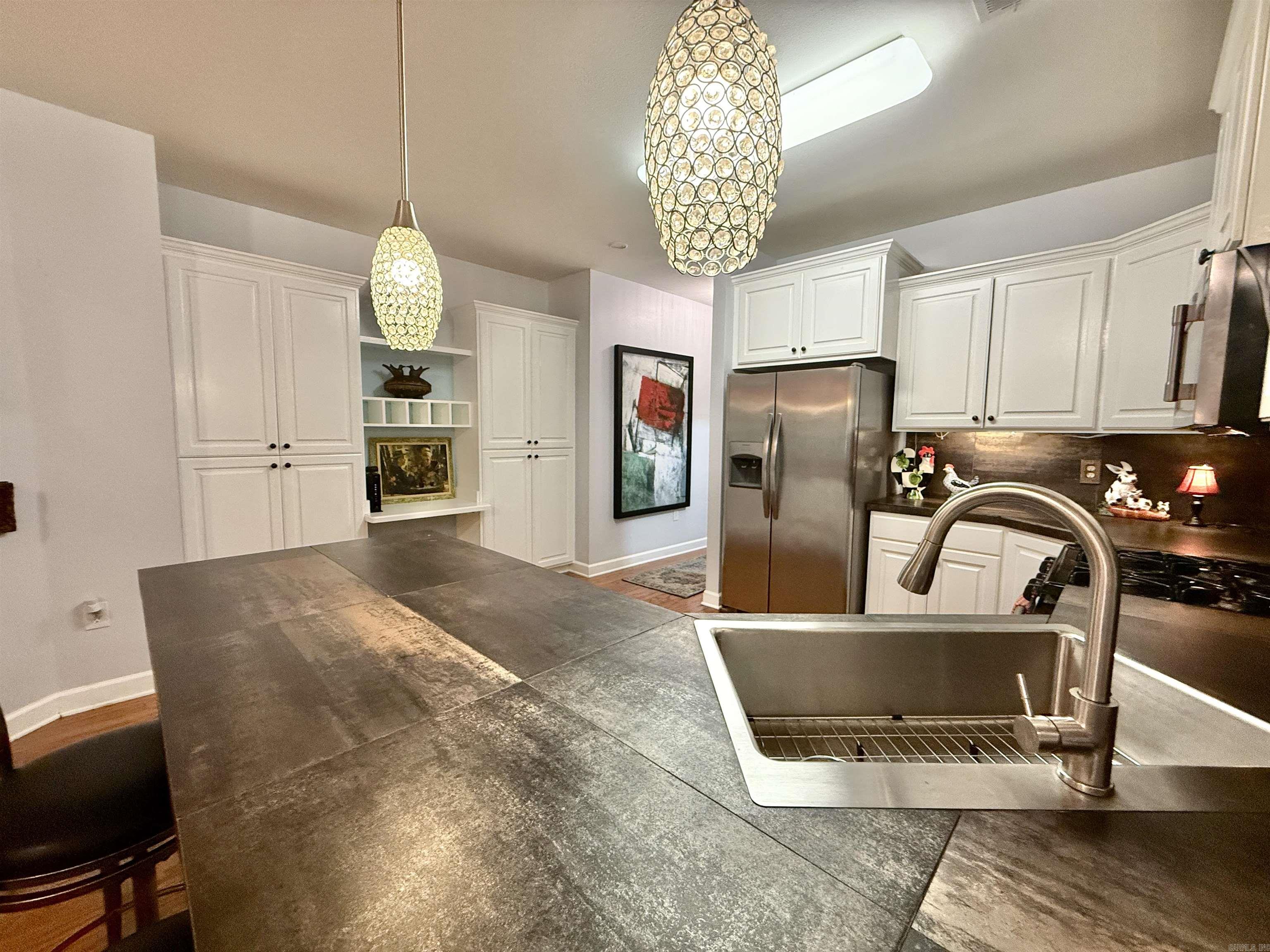 1603 Stagecoach Village
