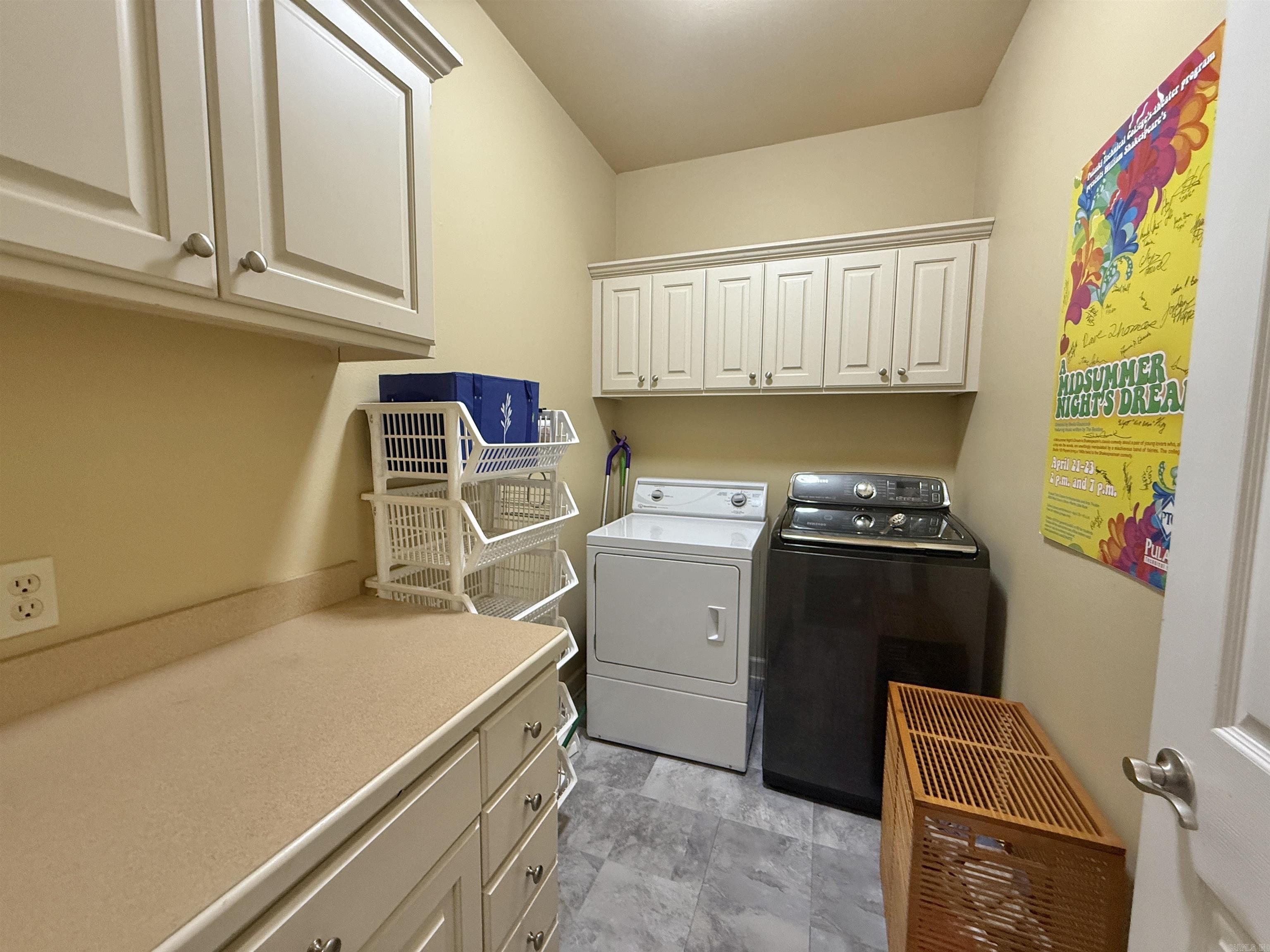 1603 Stagecoach Village
