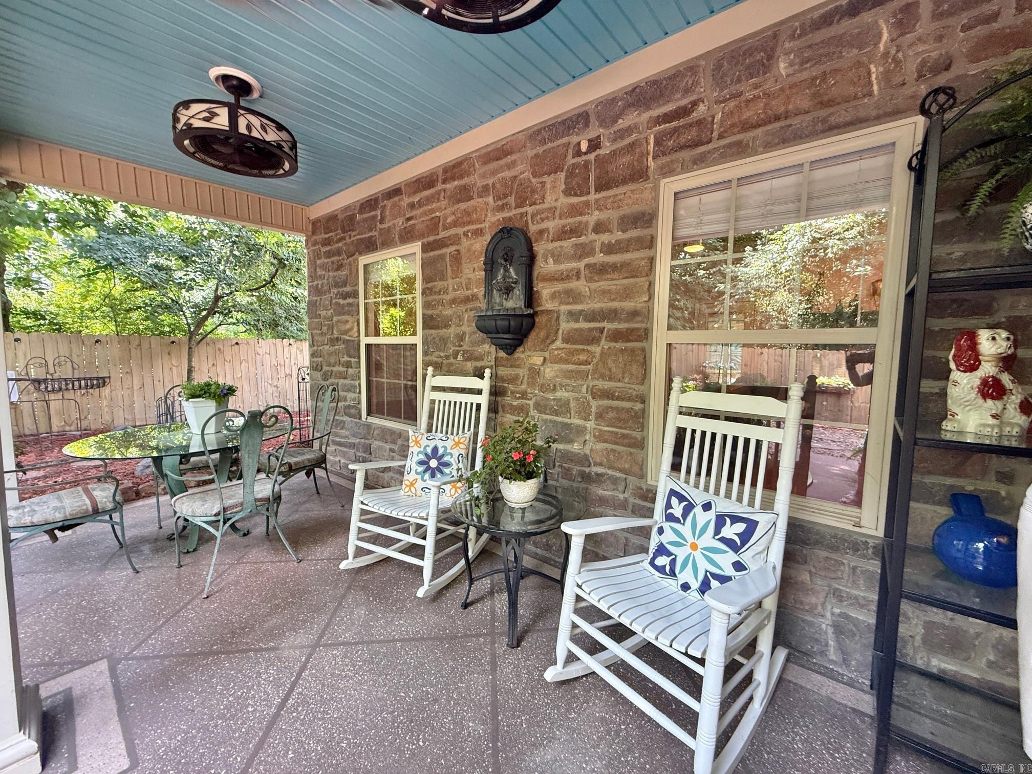 1603 Stagecoach Village