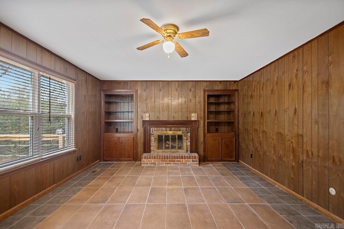 8714 Boulder Lane