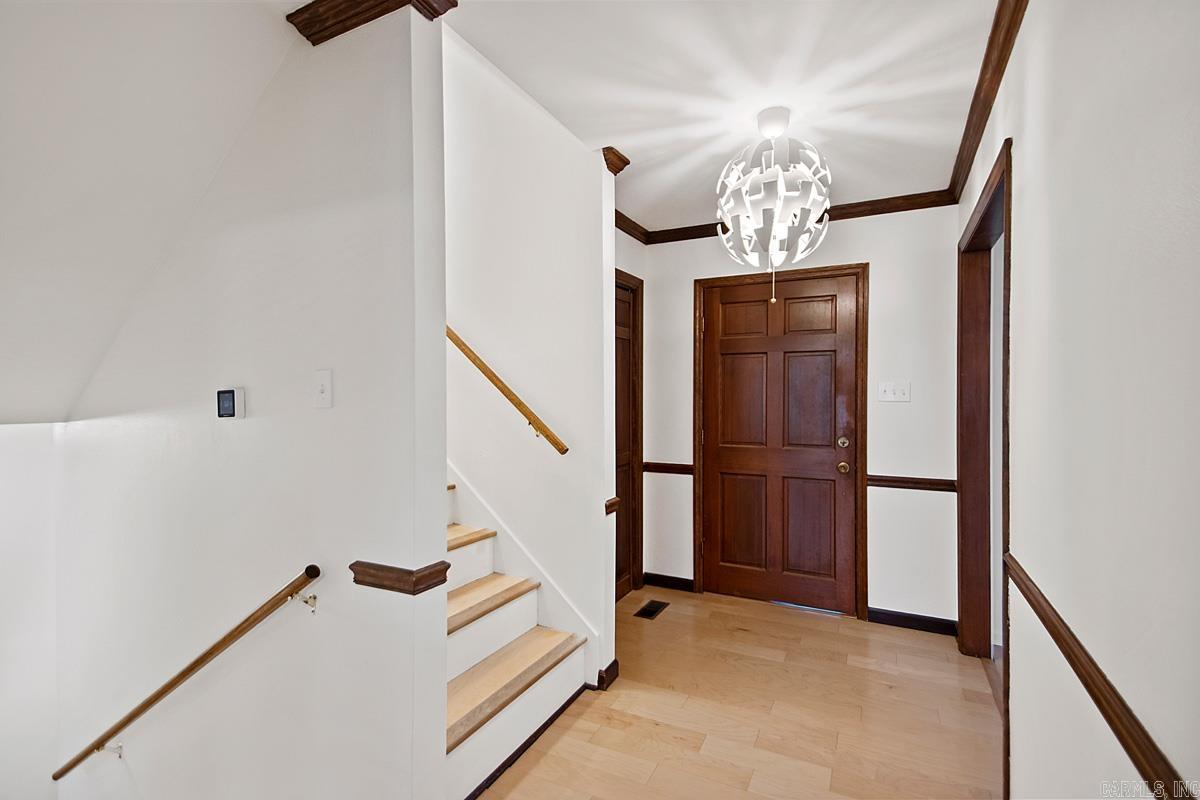 8714 Boulder Lane
