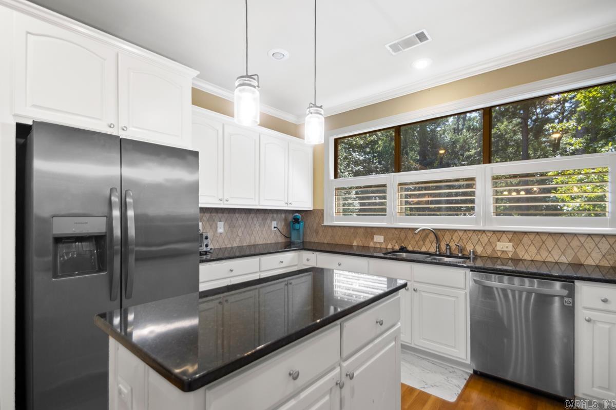 28 Bronte Court