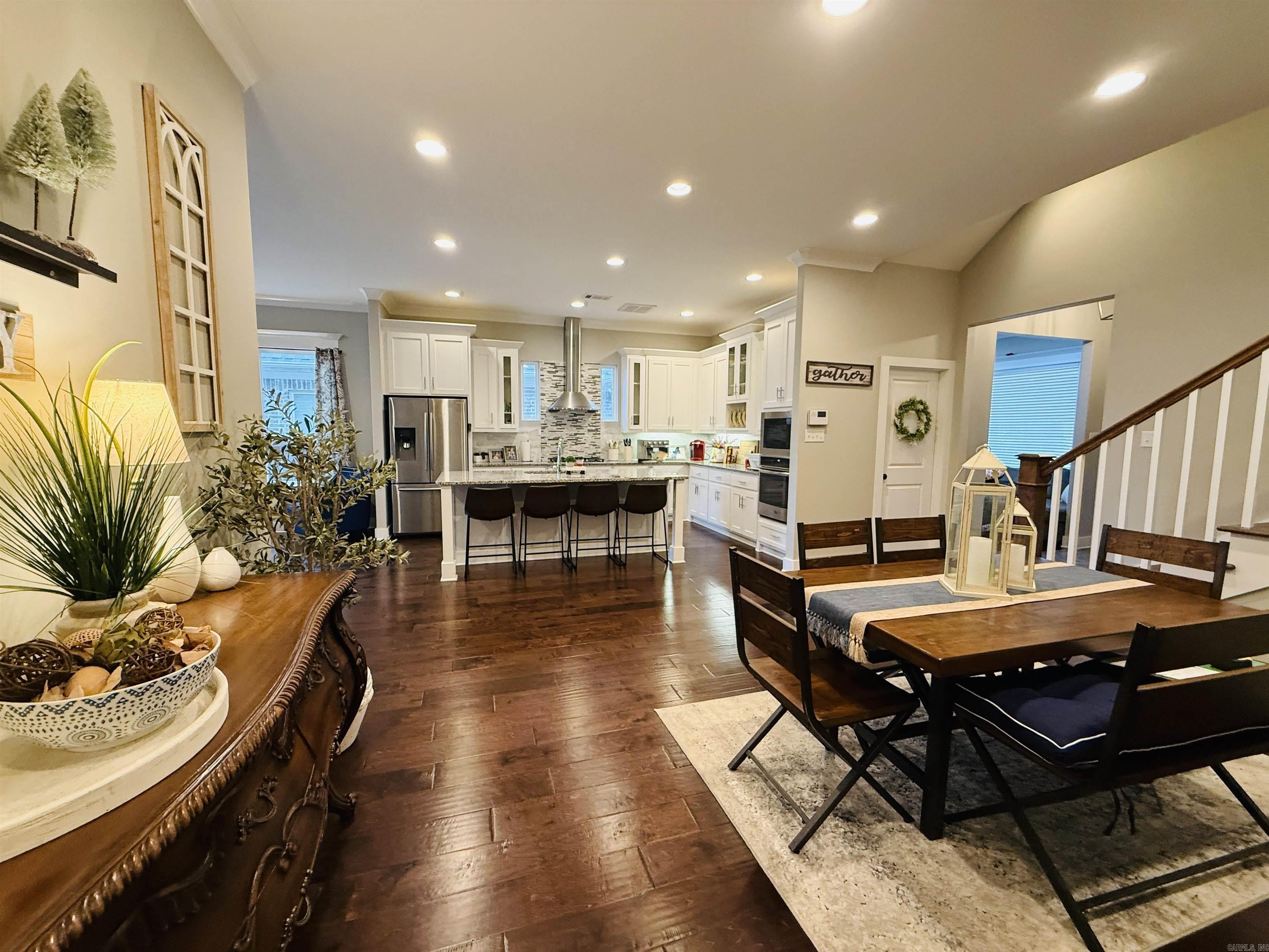 8 BENTWOOD Lane