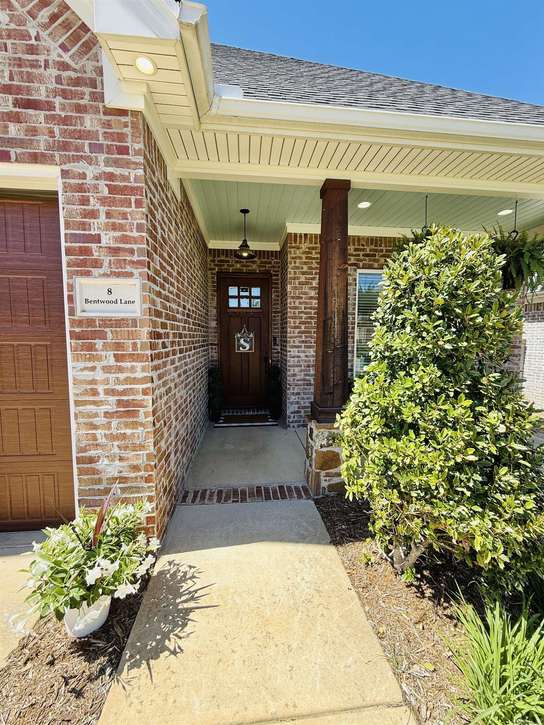 8 BENTWOOD Lane