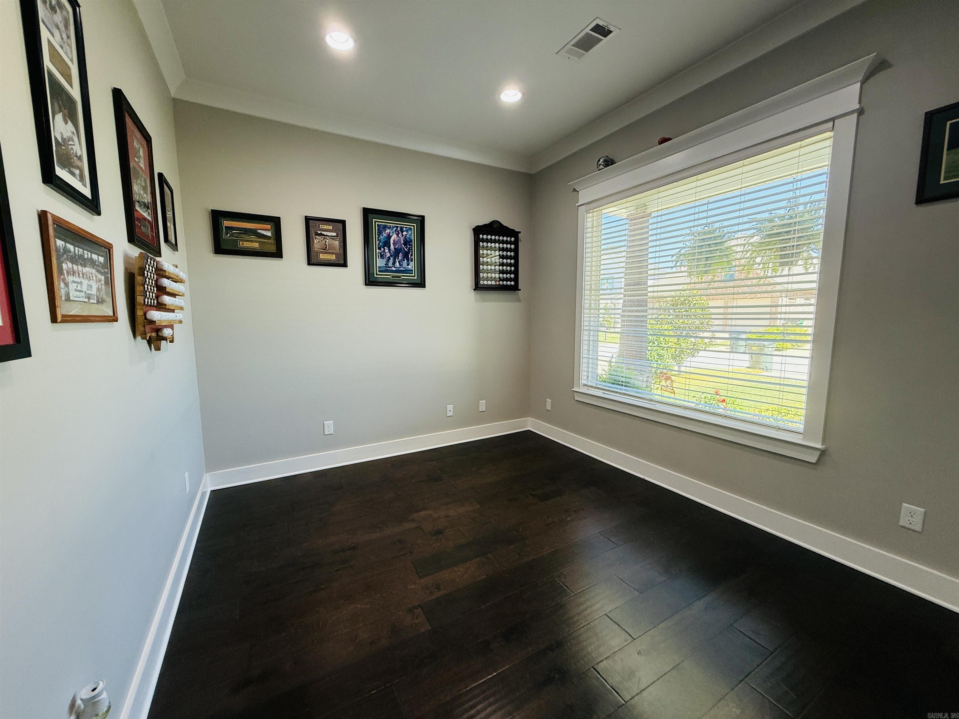 8 BENTWOOD Lane