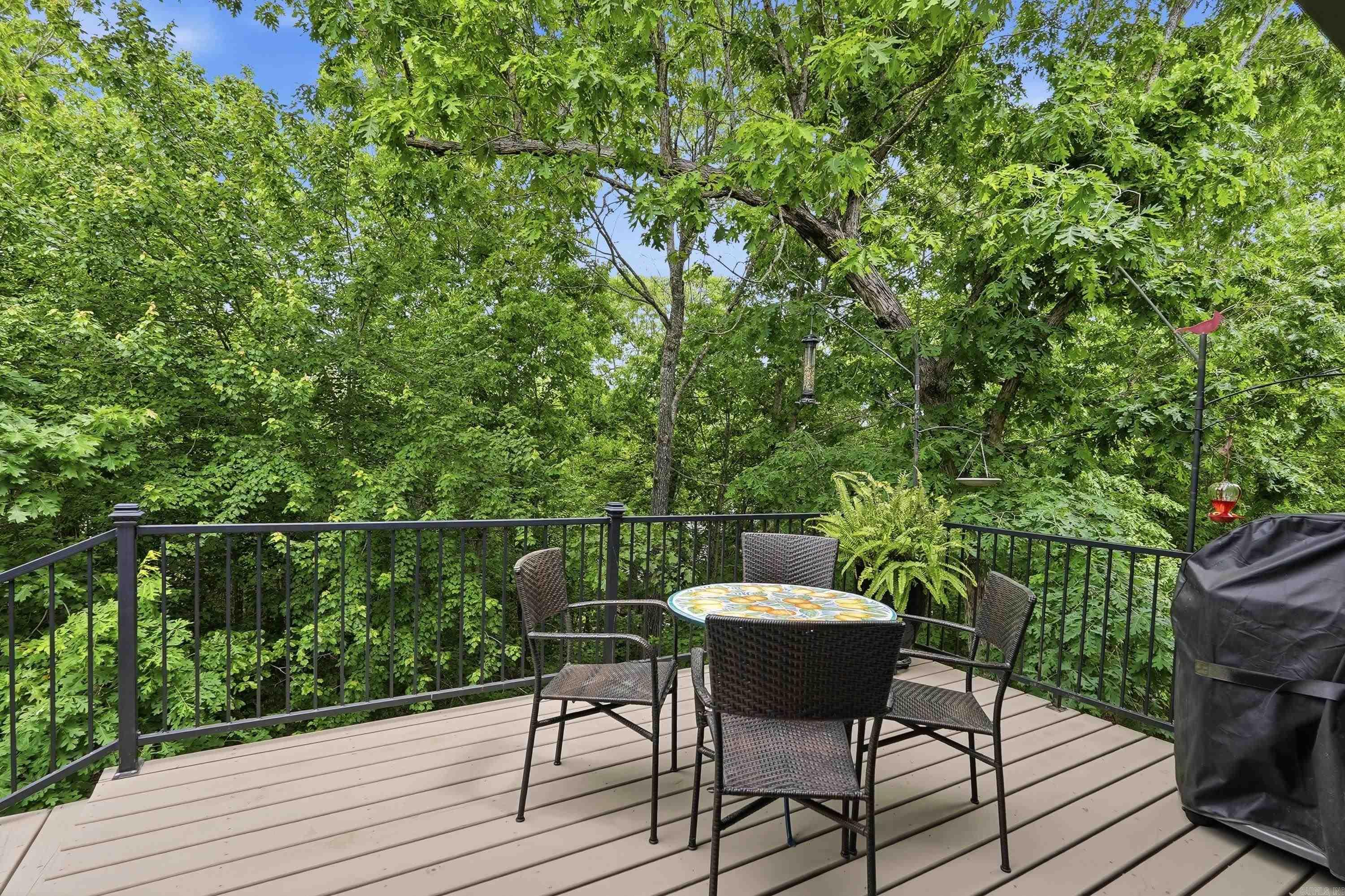 32 Winthrop Point