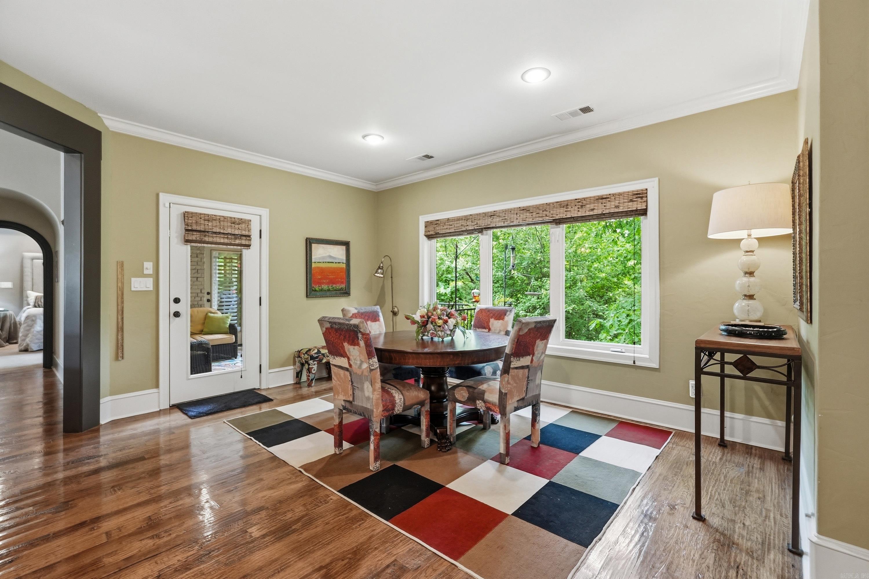 32 Winthrop Point