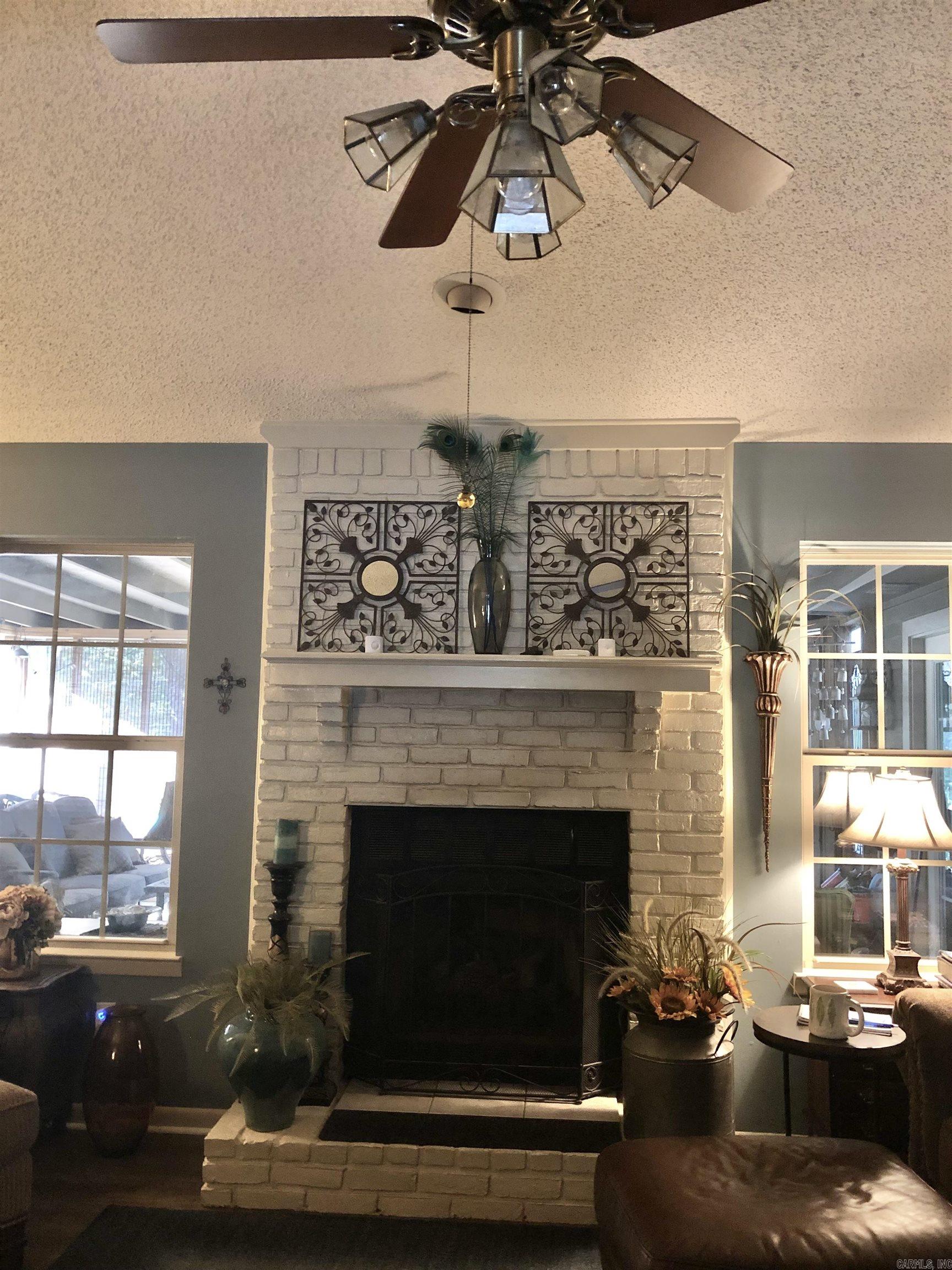 7701 Oakridge