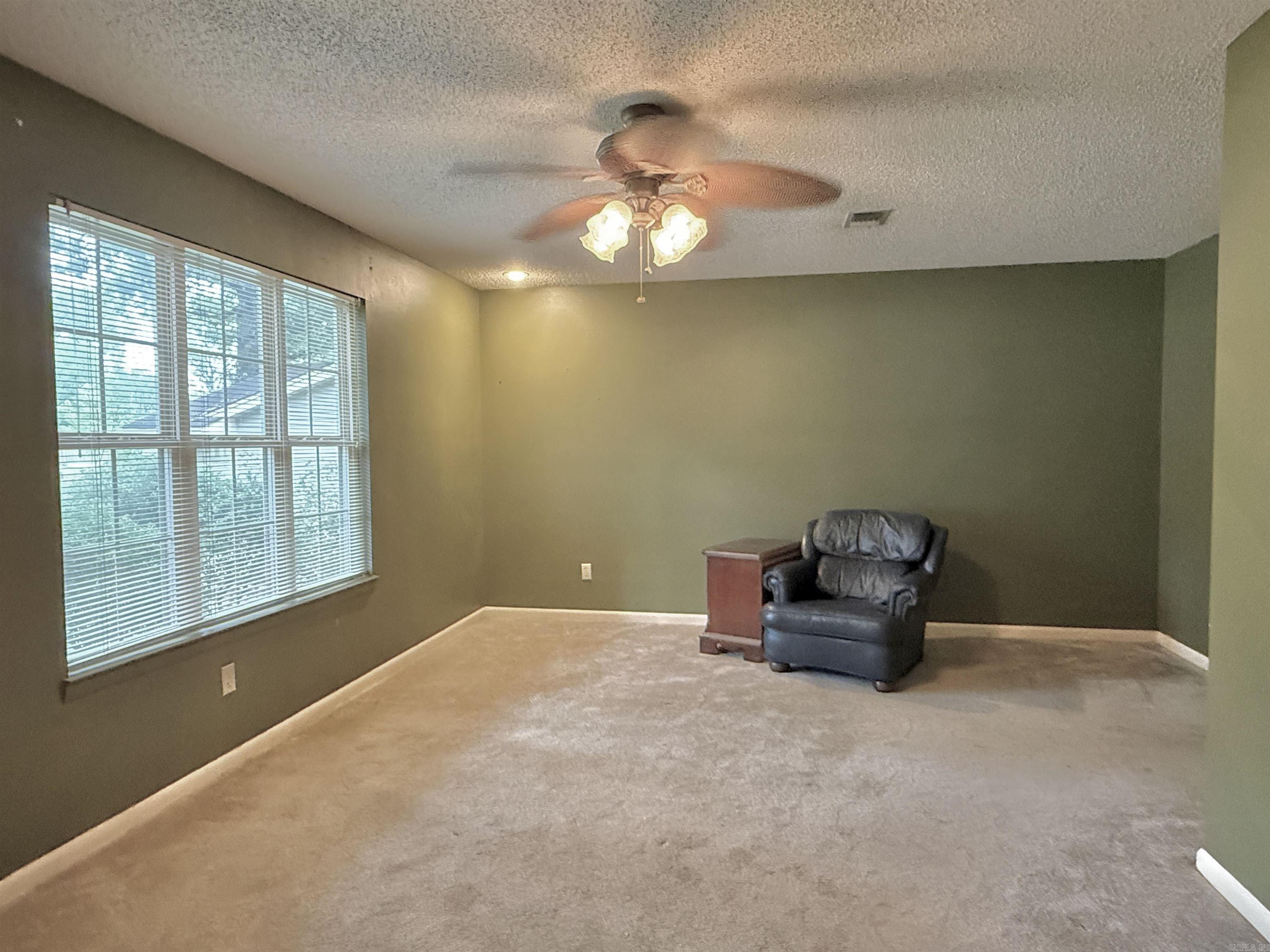 7701 Oakridge