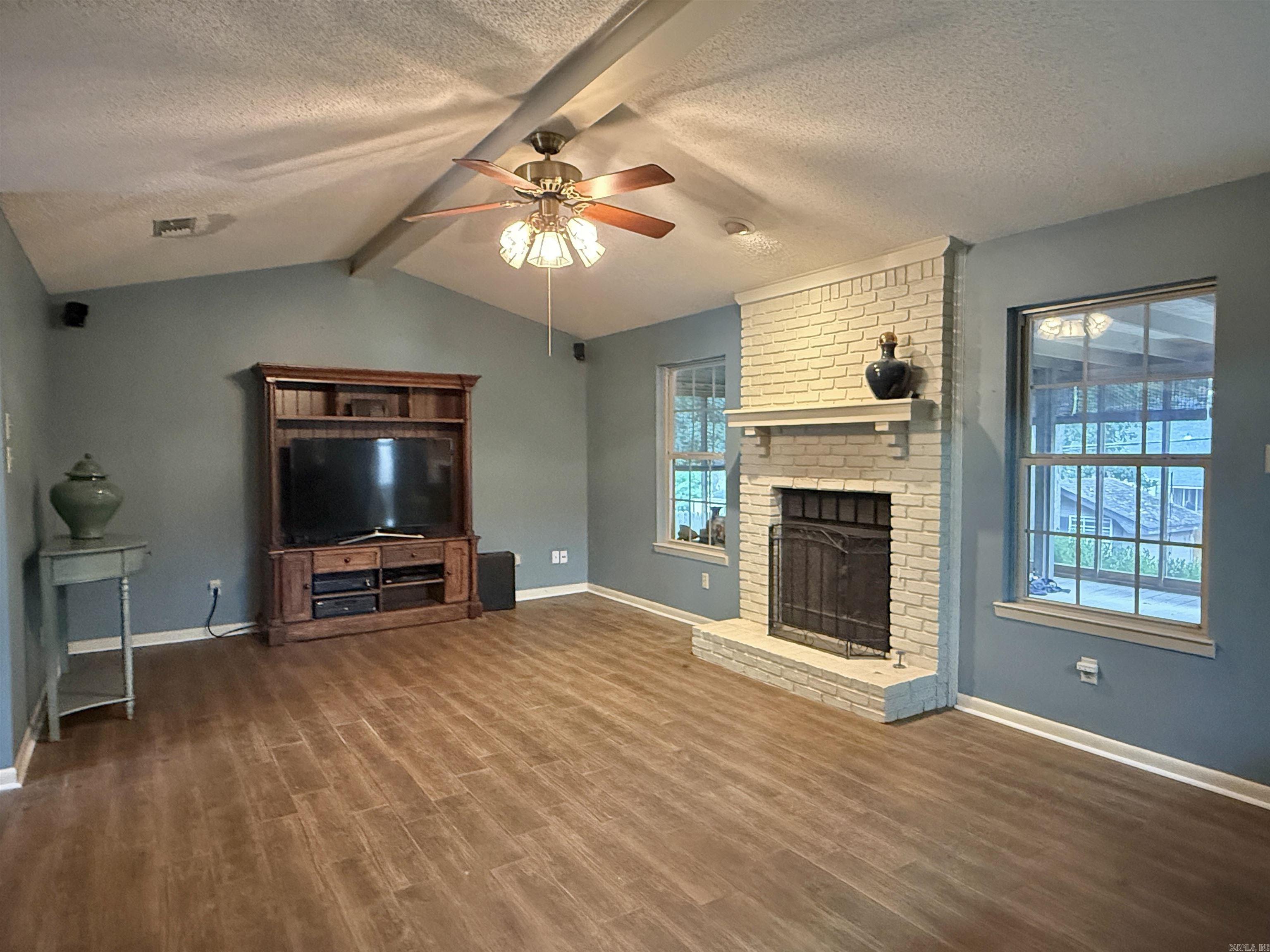 7701 Oakridge