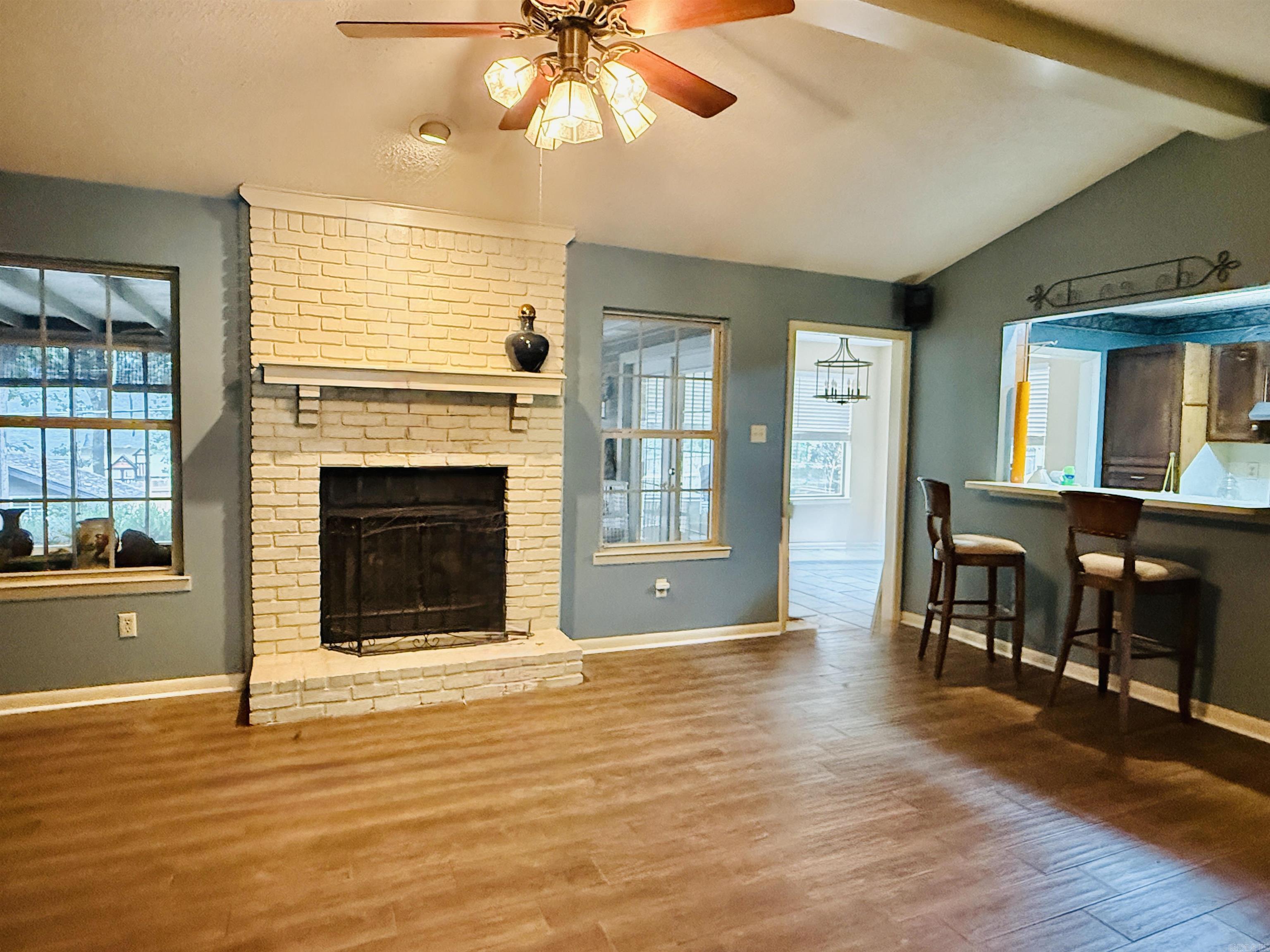 7701 Oakridge