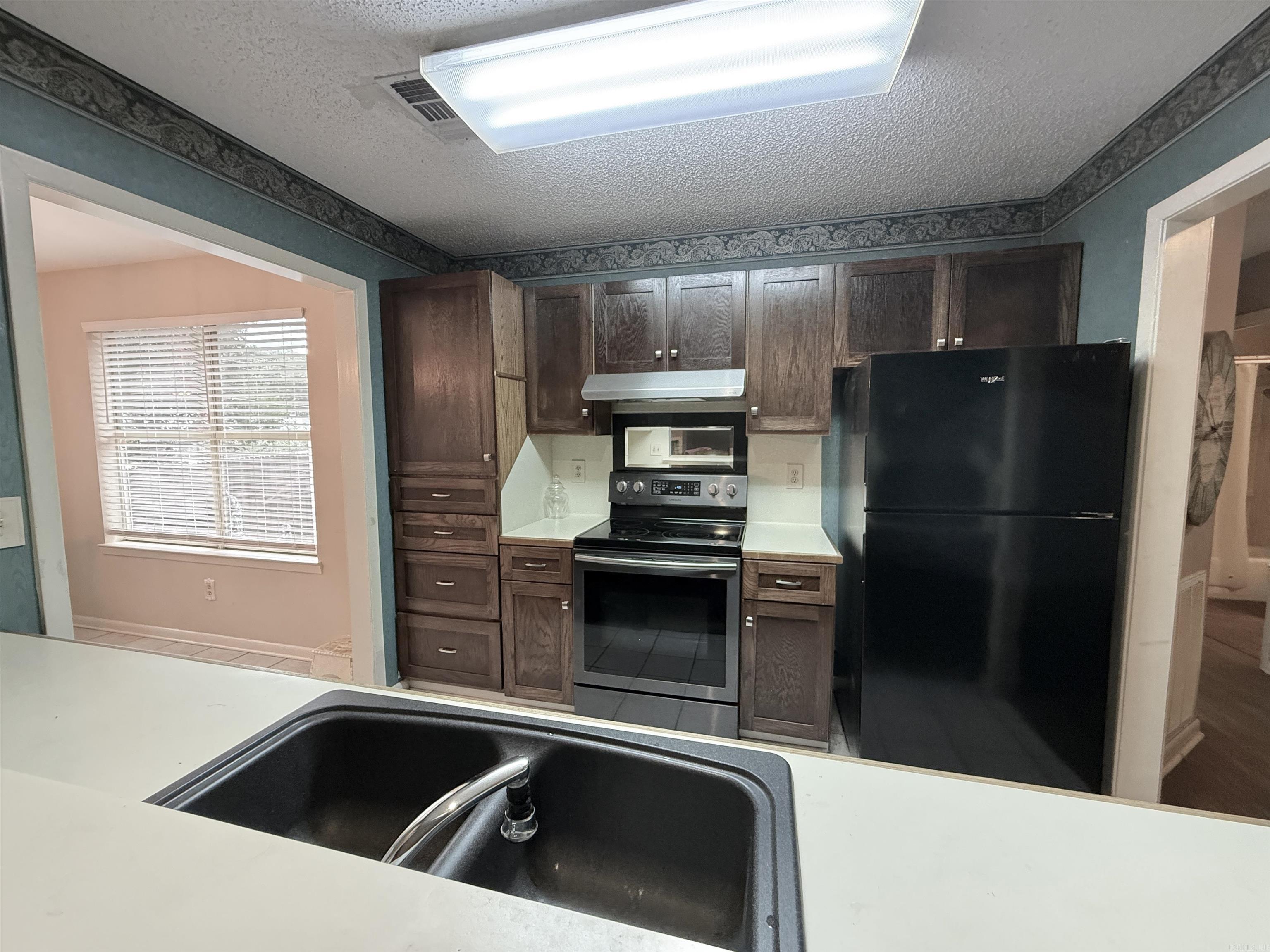 7701 Oakridge