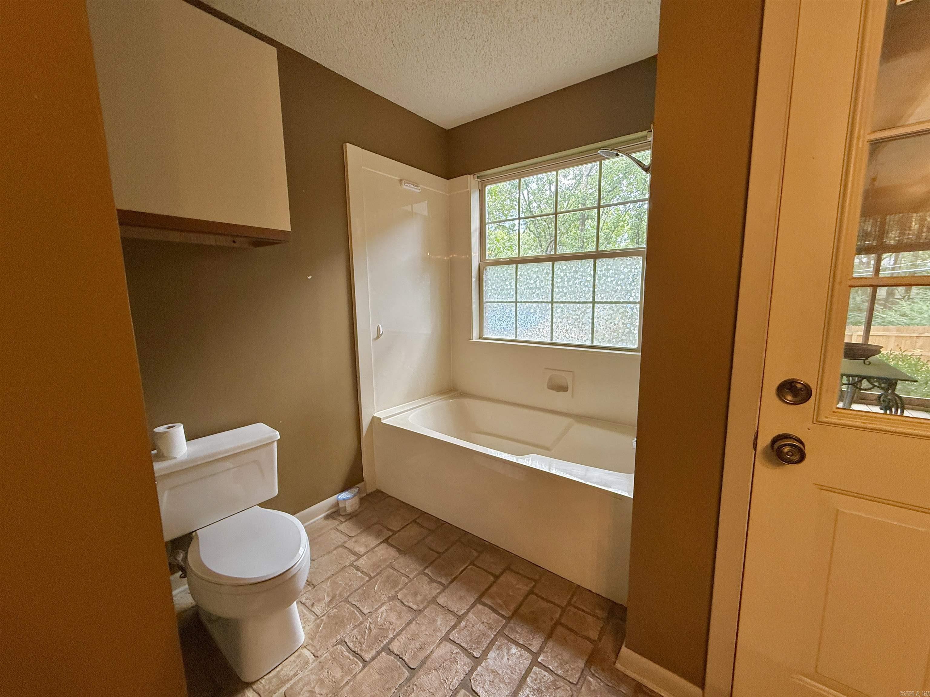 7701 Oakridge