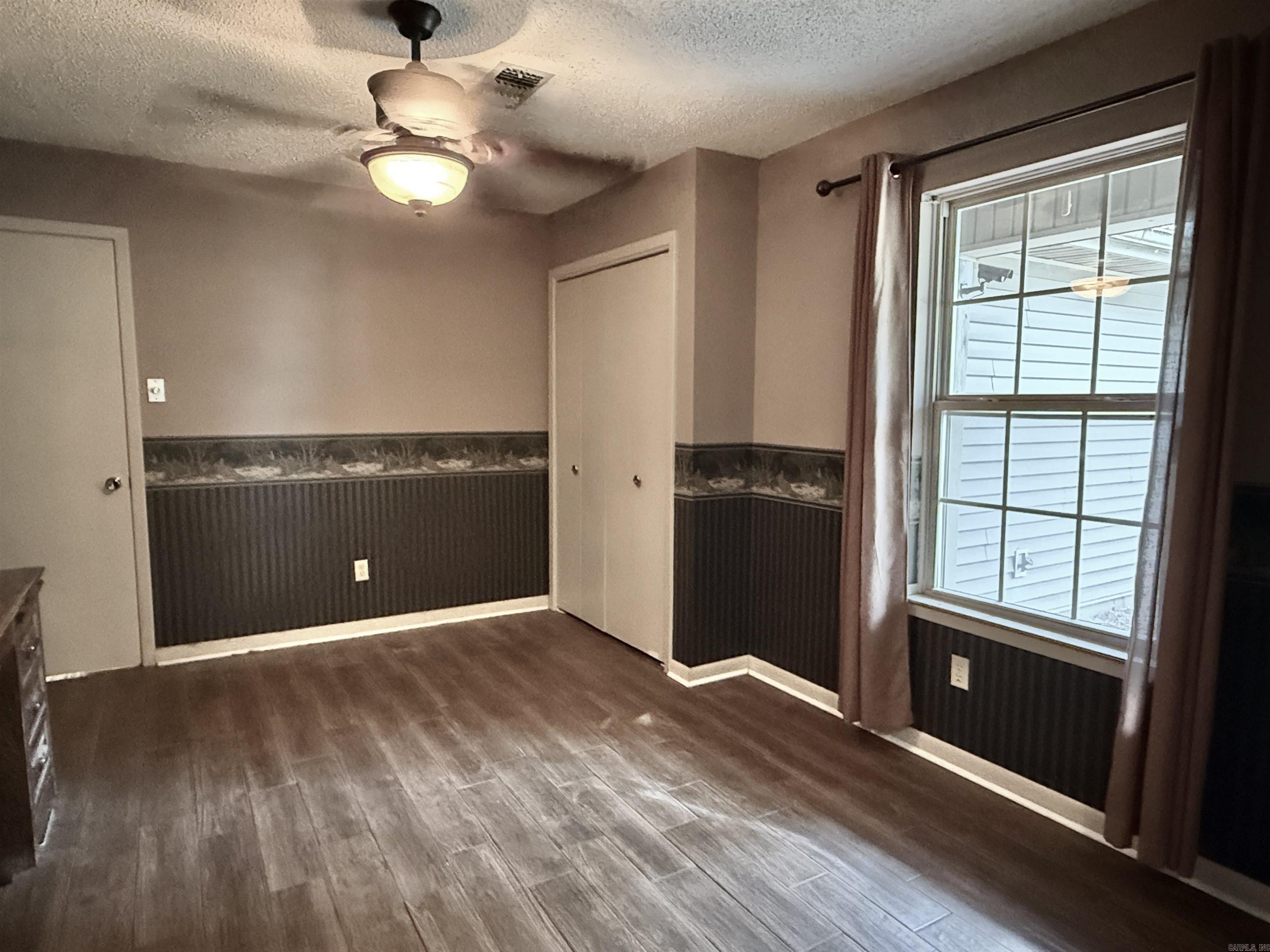 7701 Oakridge