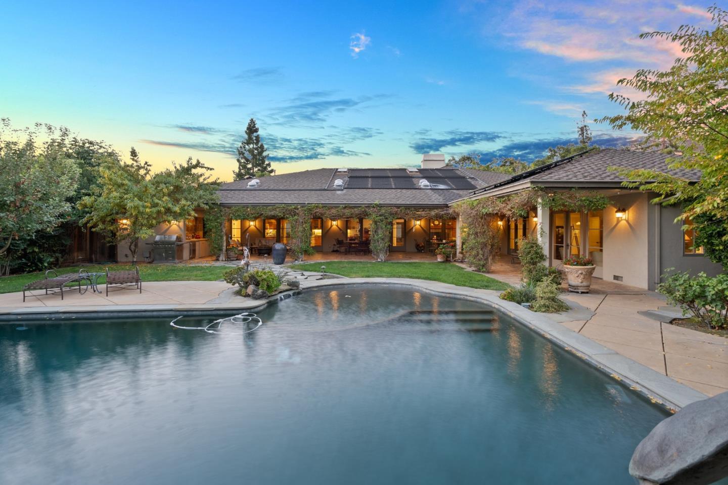 1460 University Avenue