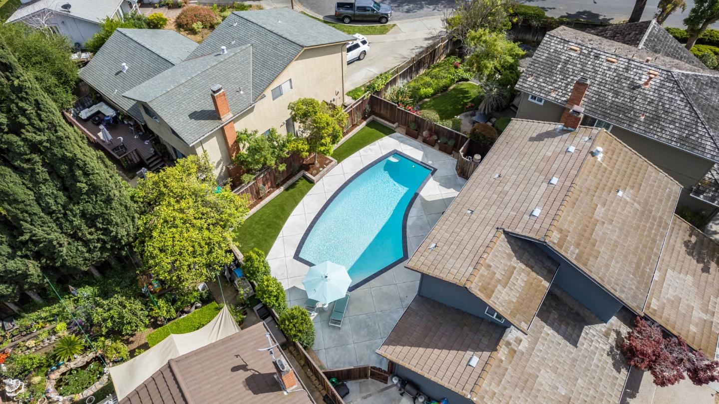 3736 Thousand Oaks Drive