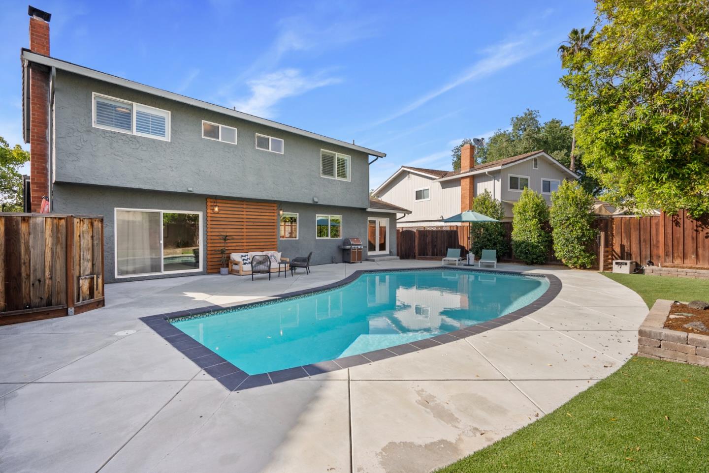 3736 Thousand Oaks Drive