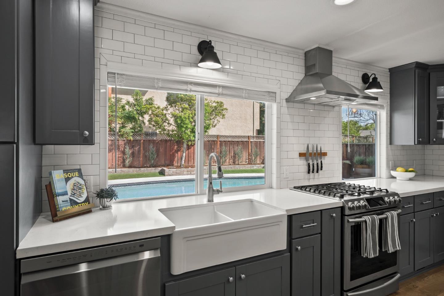 3736 Thousand Oaks Drive