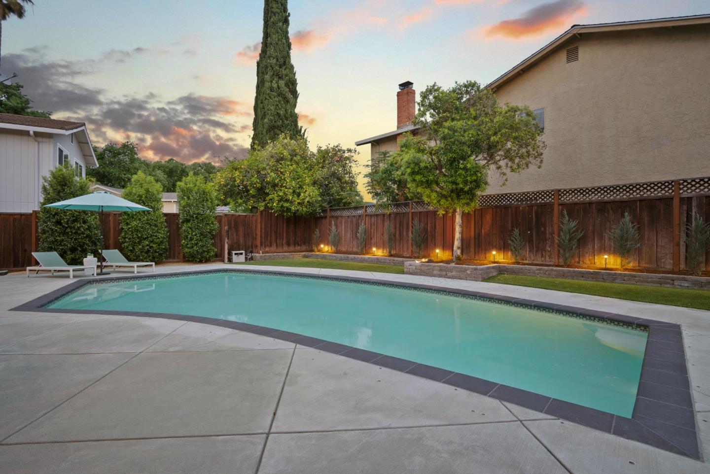 3736 Thousand Oaks Drive