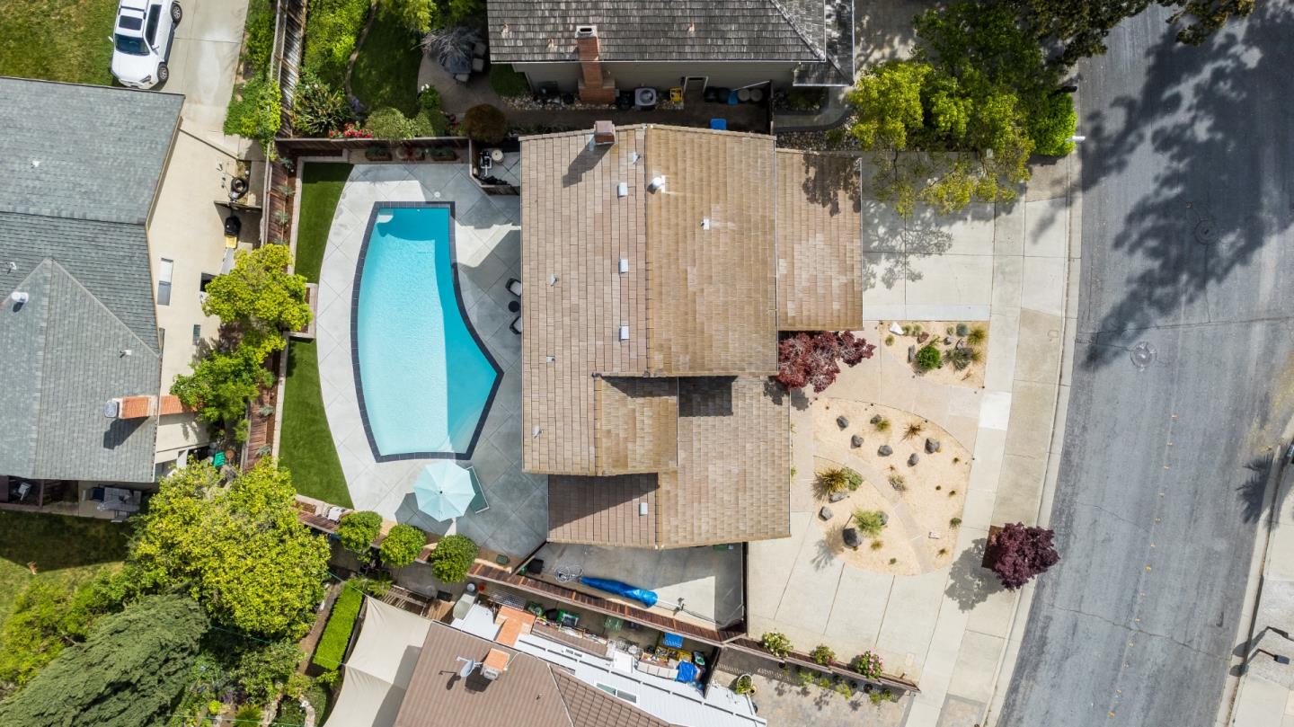 3736 Thousand Oaks Drive