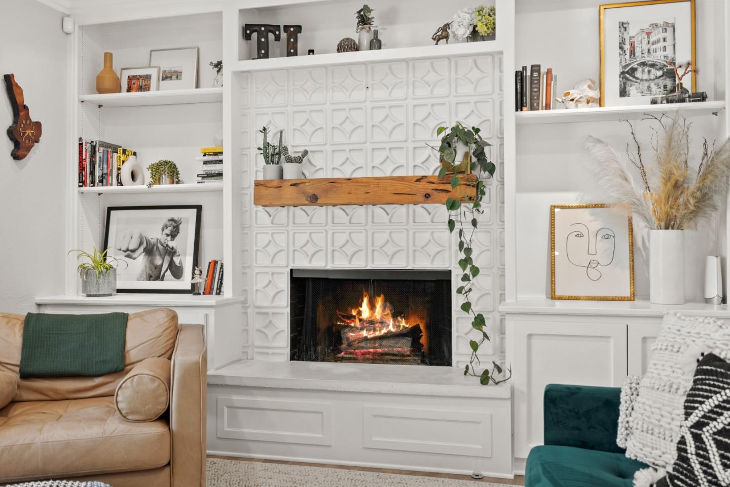 3736 Thousand Oaks Drive