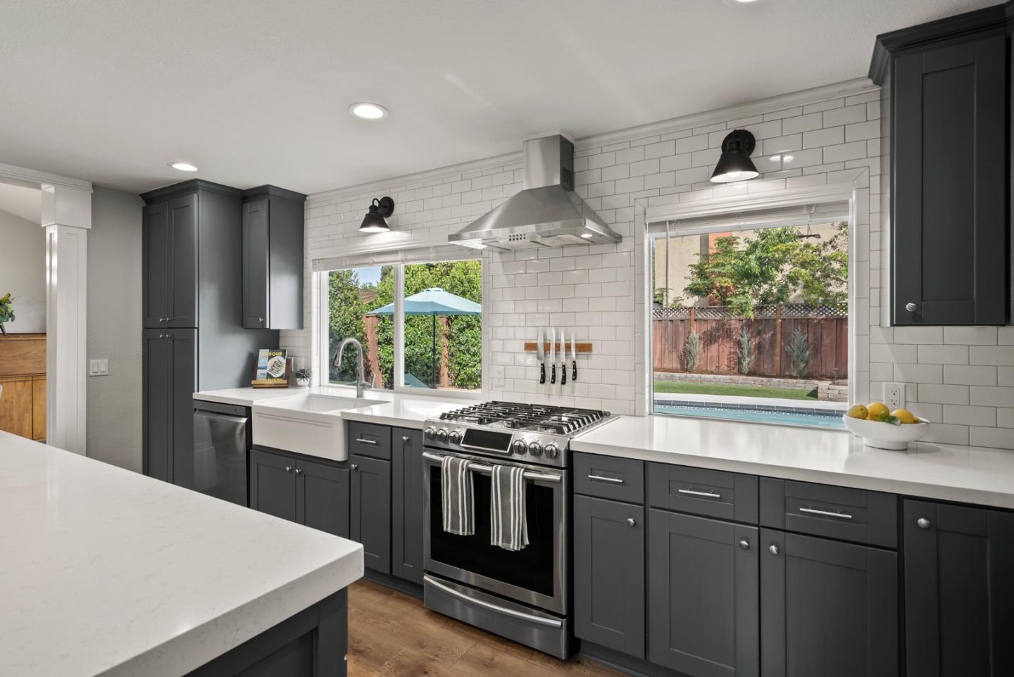 3736 Thousand Oaks Drive