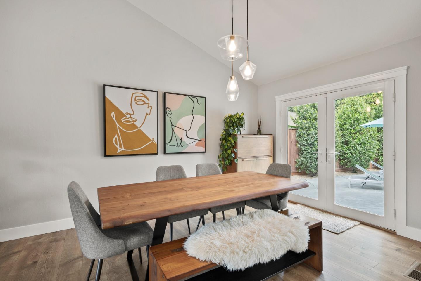 3736 Thousand Oaks Drive