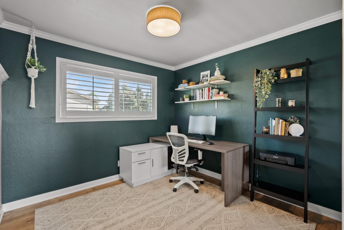 3736 Thousand Oaks Drive