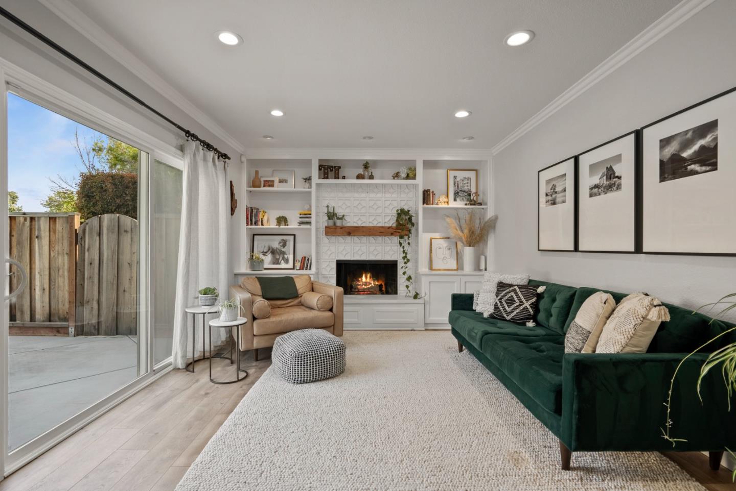 3736 Thousand Oaks Drive