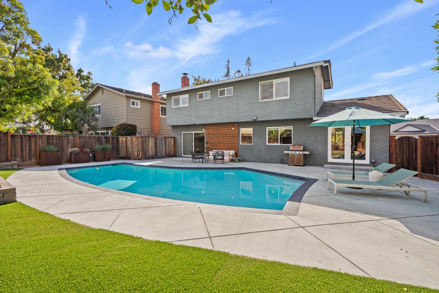 3736 Thousand Oaks Drive