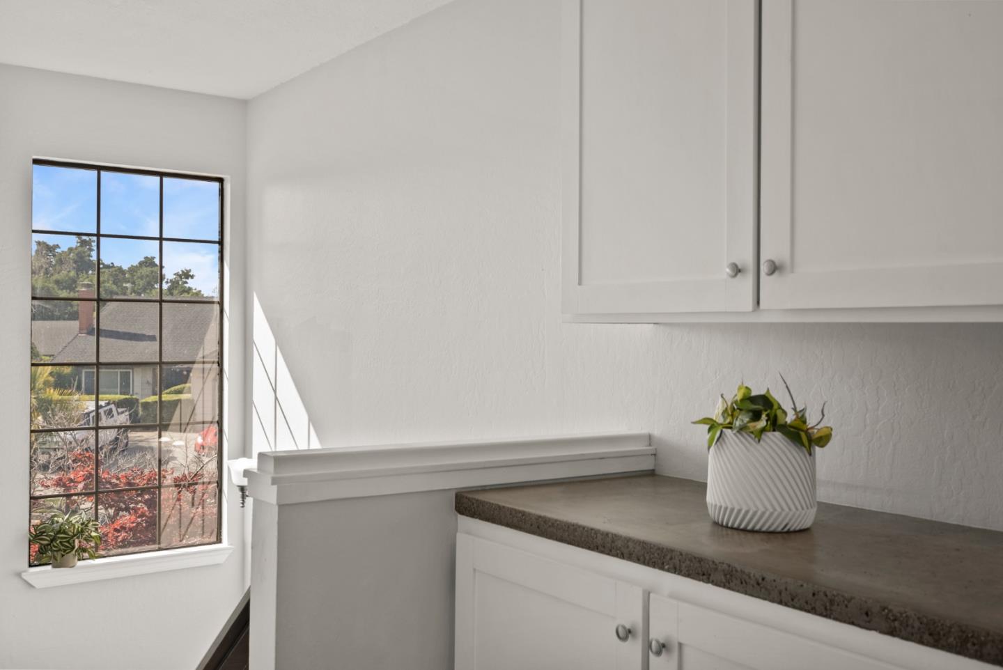 3736 Thousand Oaks Drive