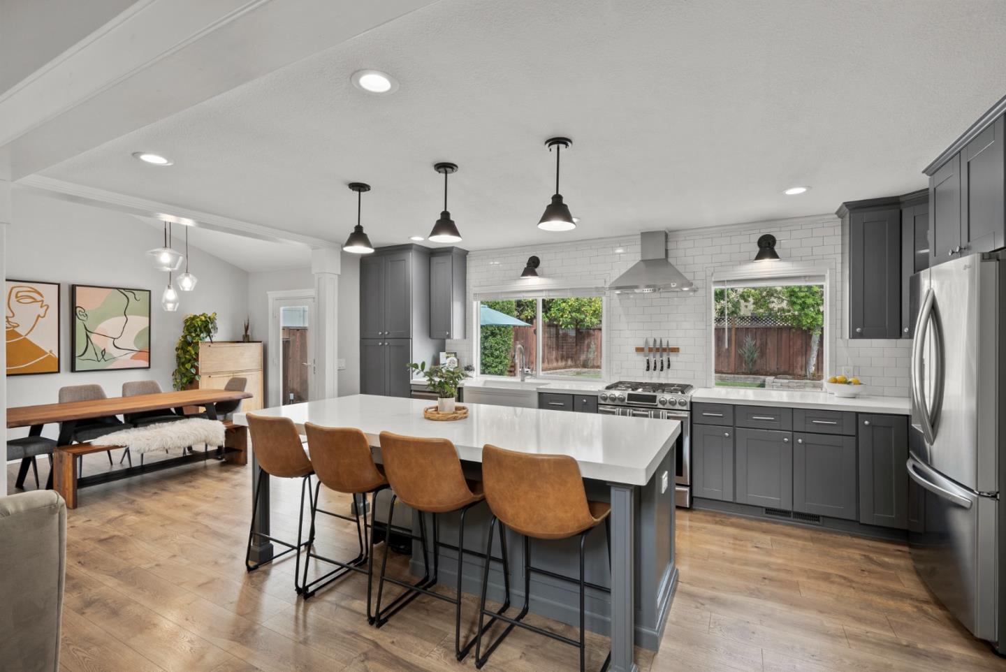 3736 Thousand Oaks Drive