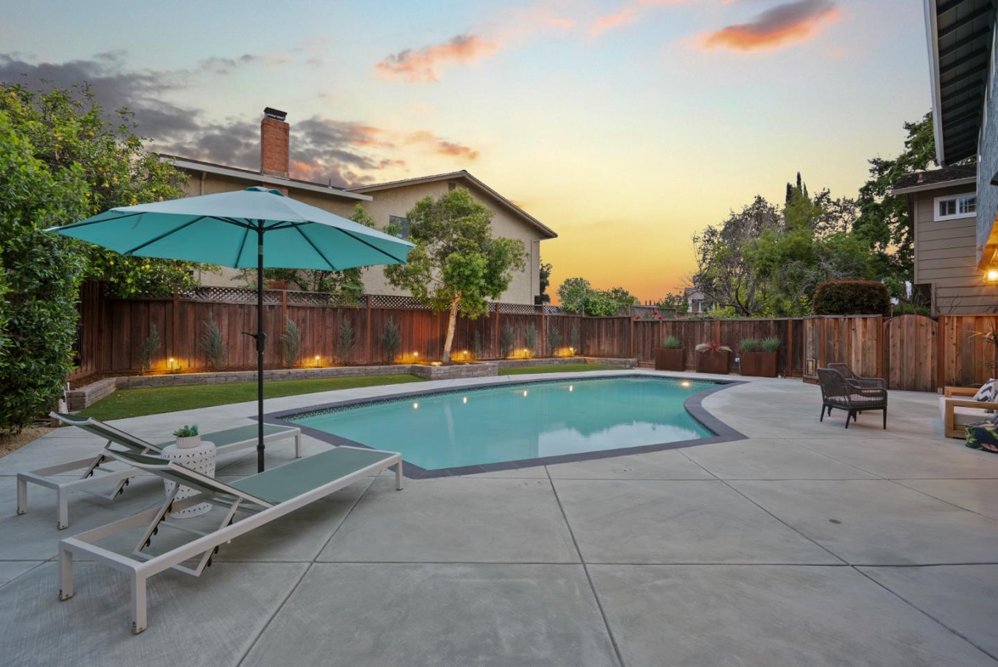 3736 Thousand Oaks Drive