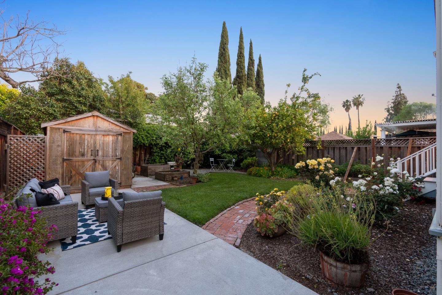 1262 Magnolia Avenue