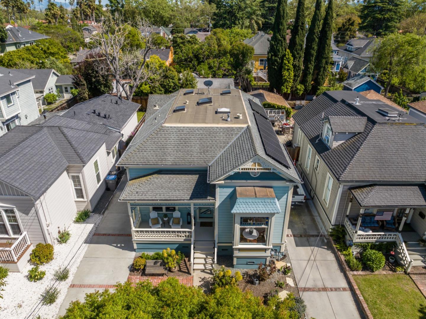 1262 Magnolia Avenue