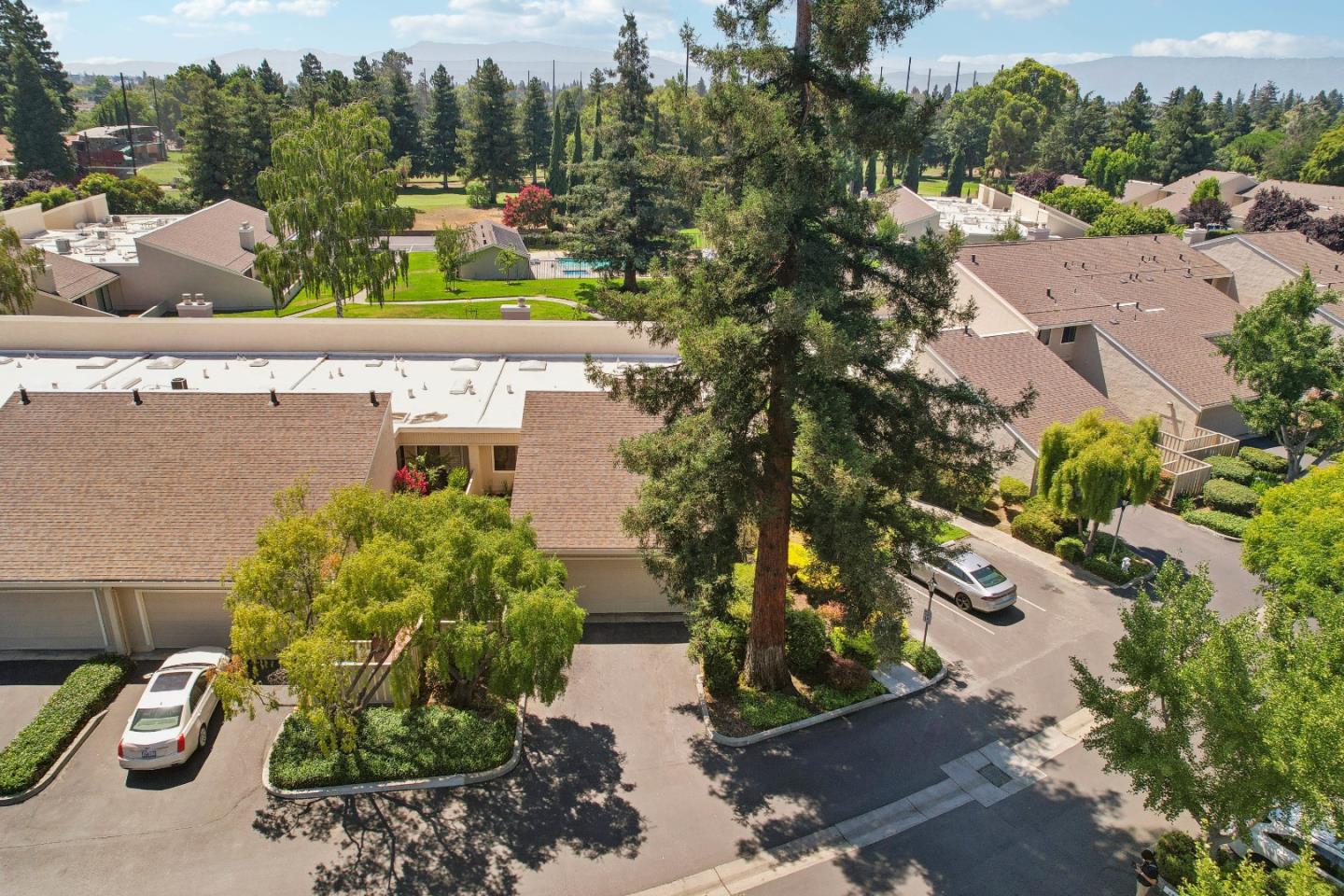 2450 Golf Links Circle