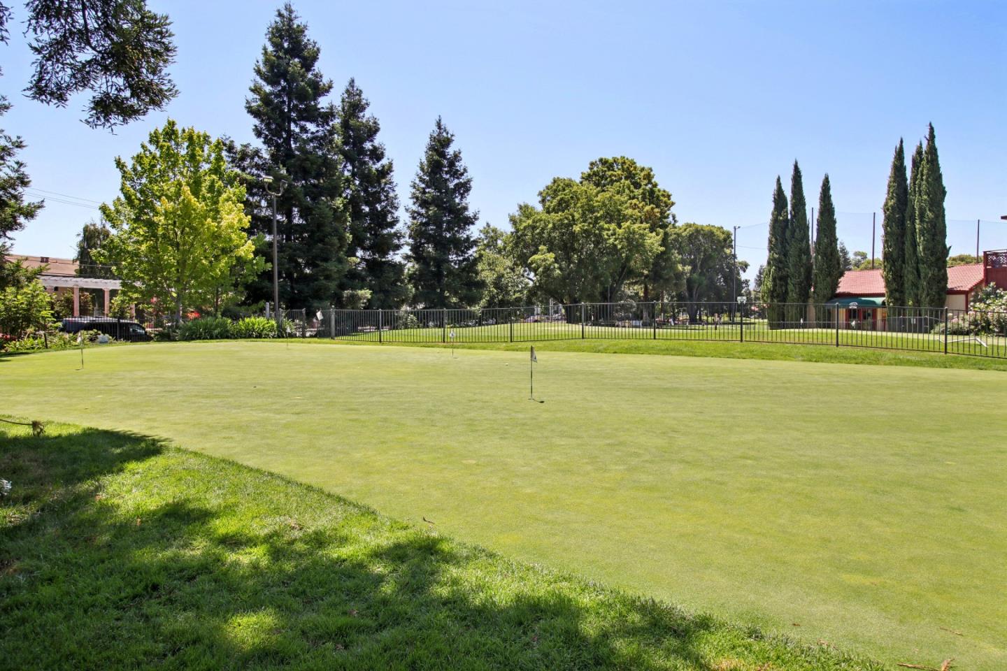 2450 Golf Links Circle