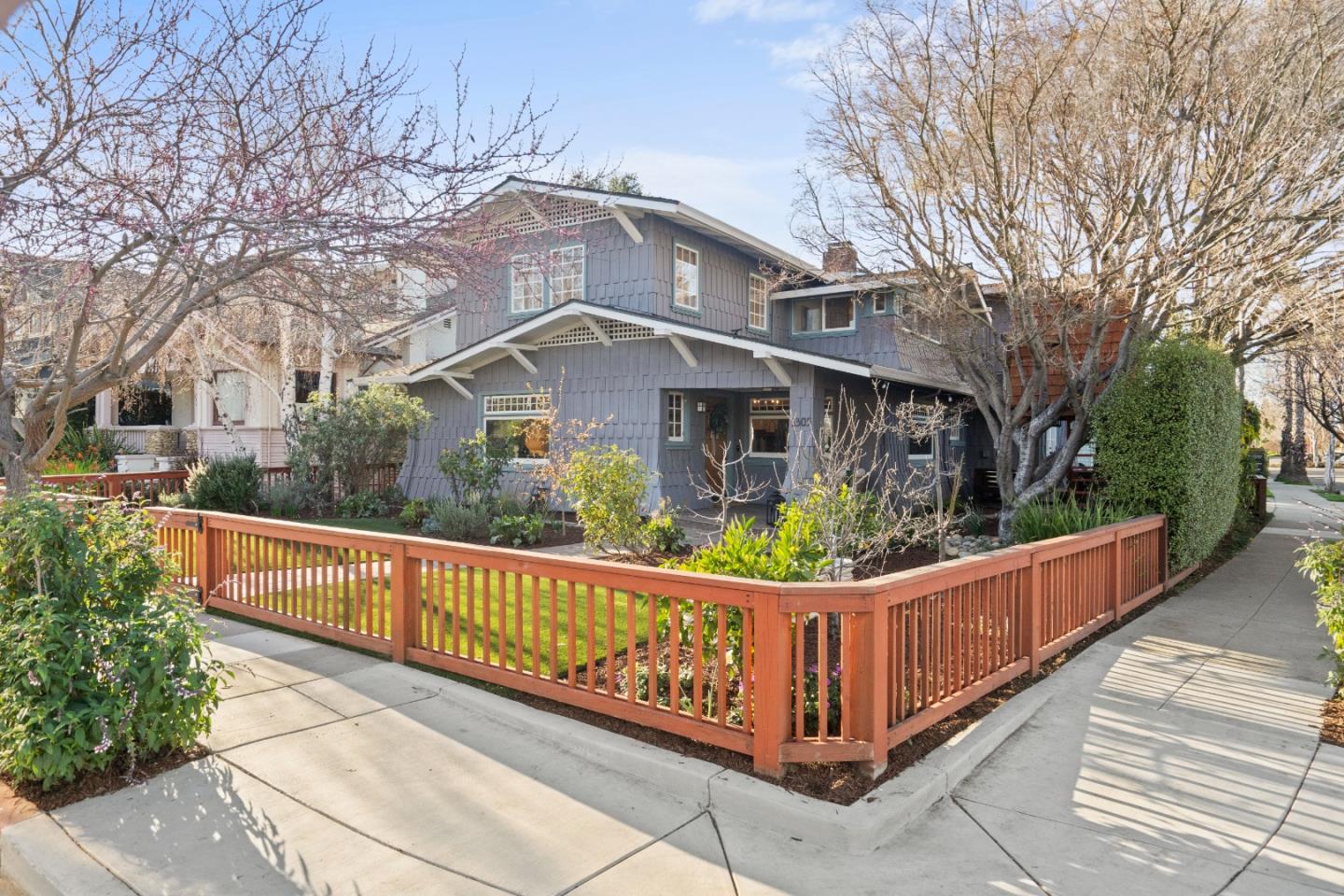1305 Yosemite Avenue