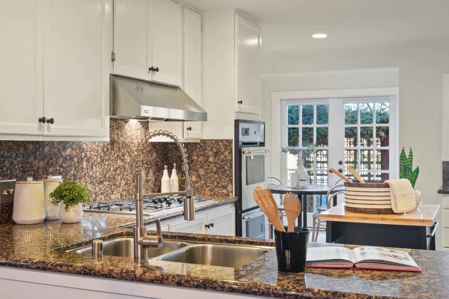 1305 Yosemite Avenue