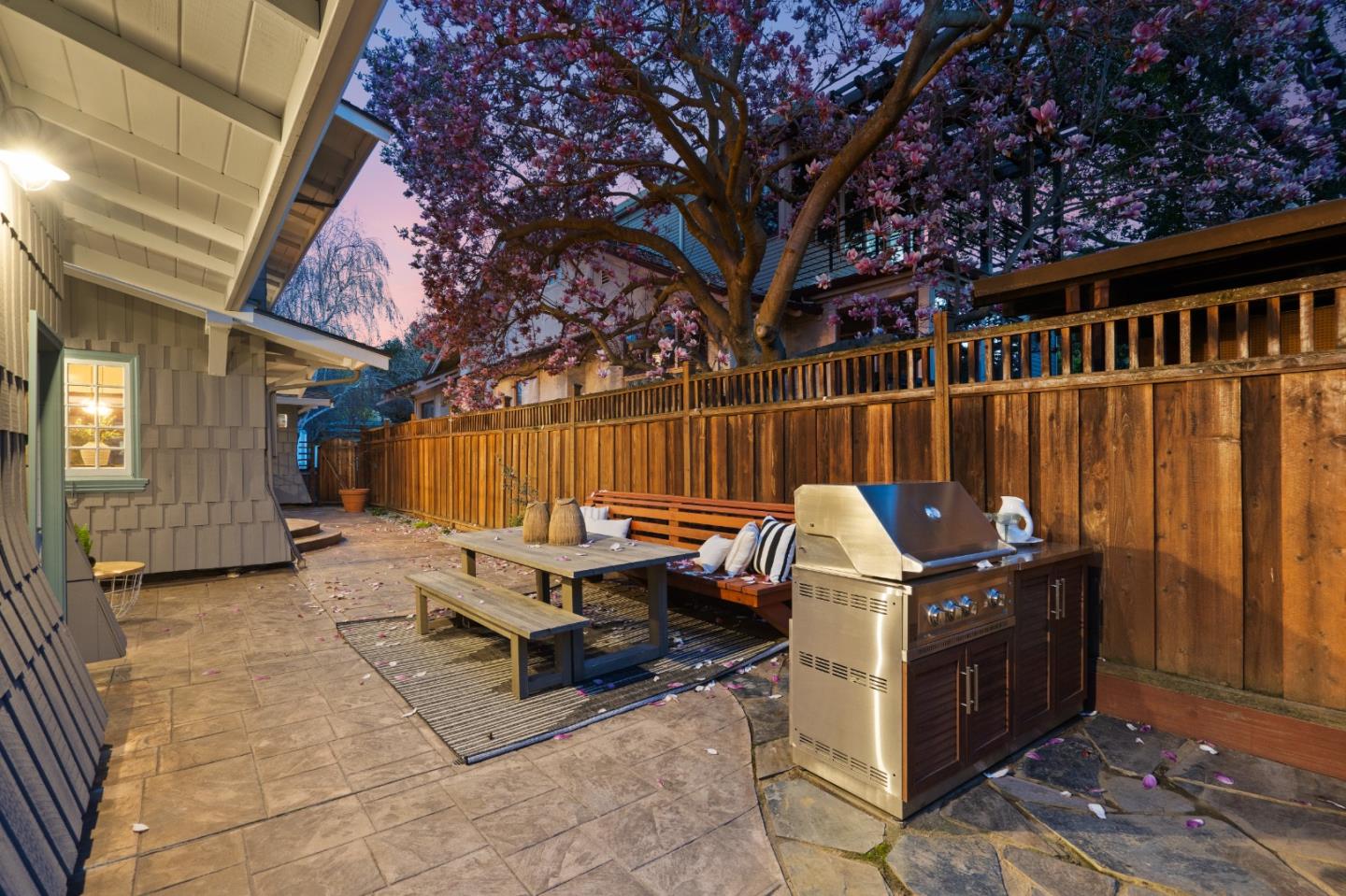 1305 Yosemite Avenue