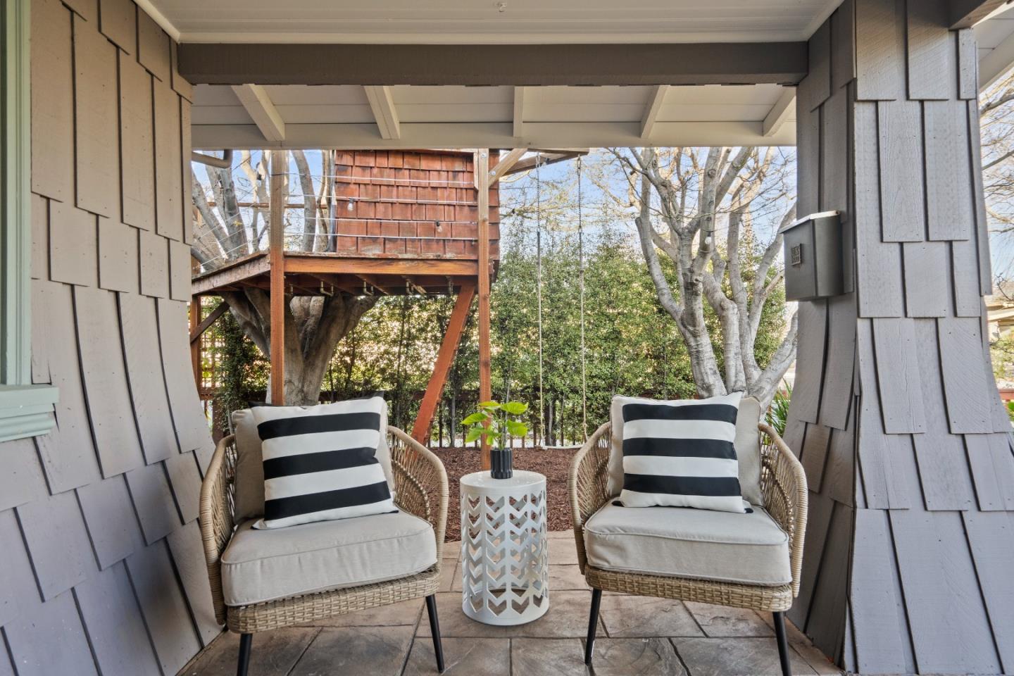 1305 Yosemite Avenue