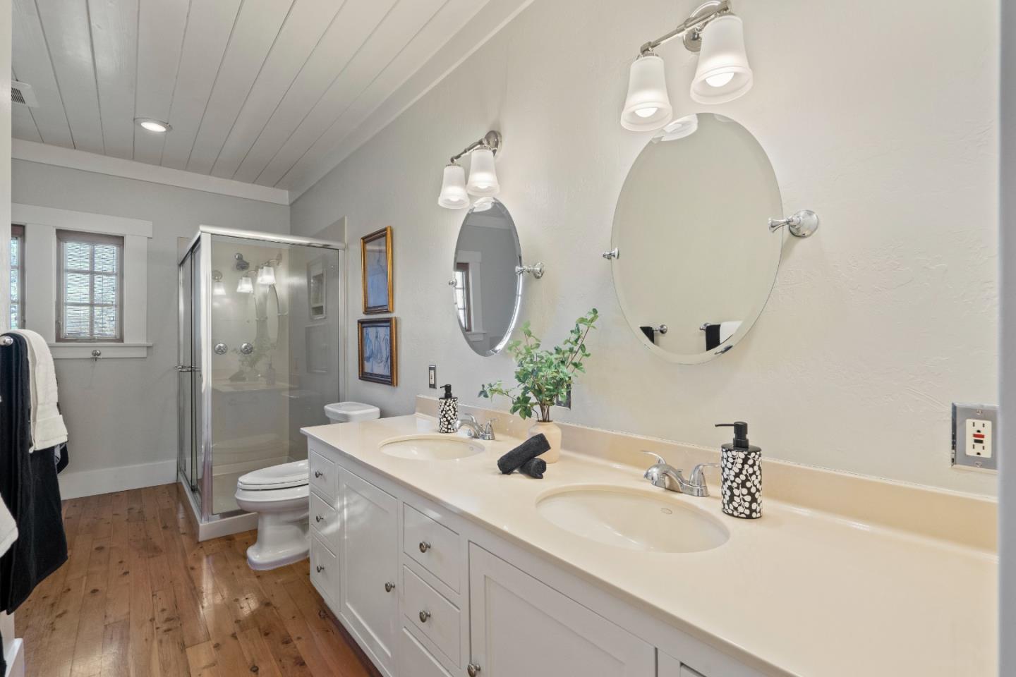 1305 Yosemite Avenue