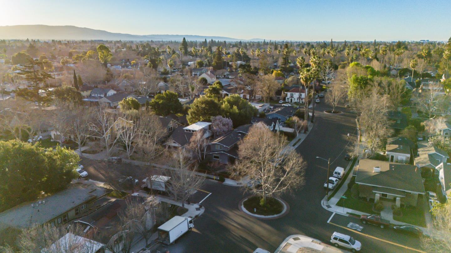 1305 Yosemite Avenue