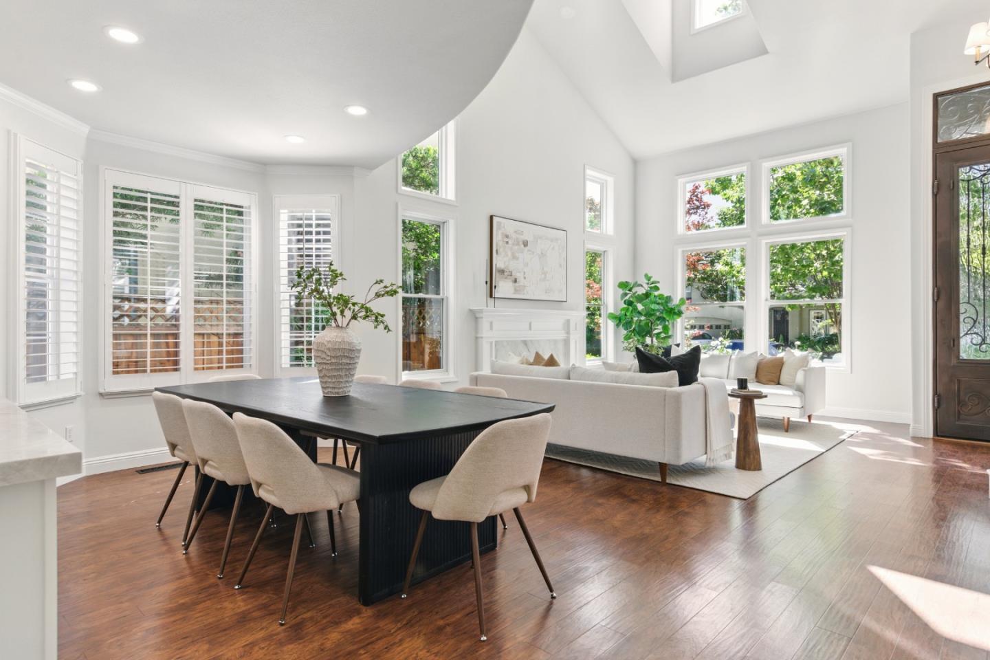 1435 Rosecrest Terrace