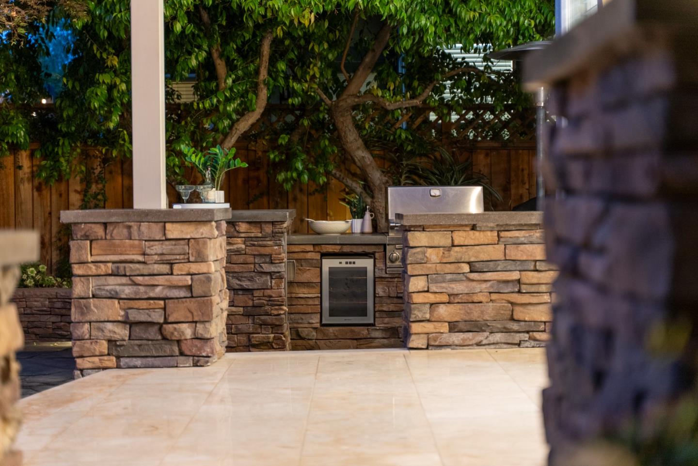 1435 Rosecrest Terrace