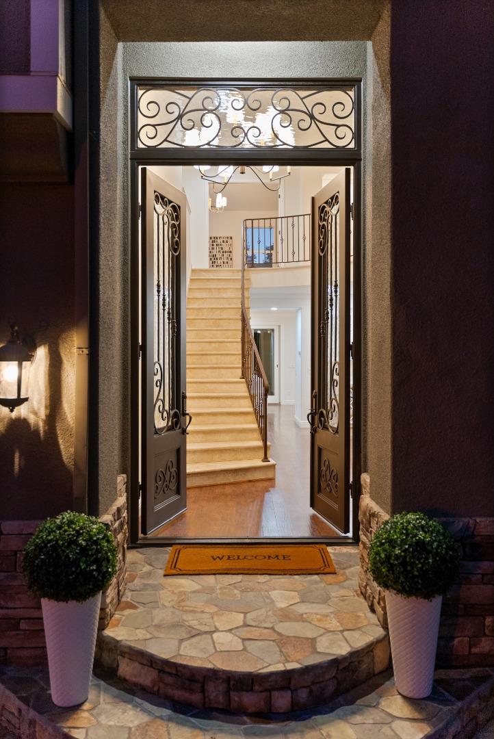 1435 Rosecrest Terrace