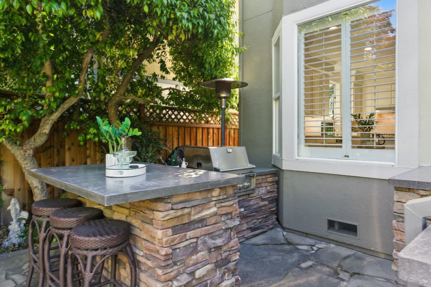 1435 Rosecrest Terrace