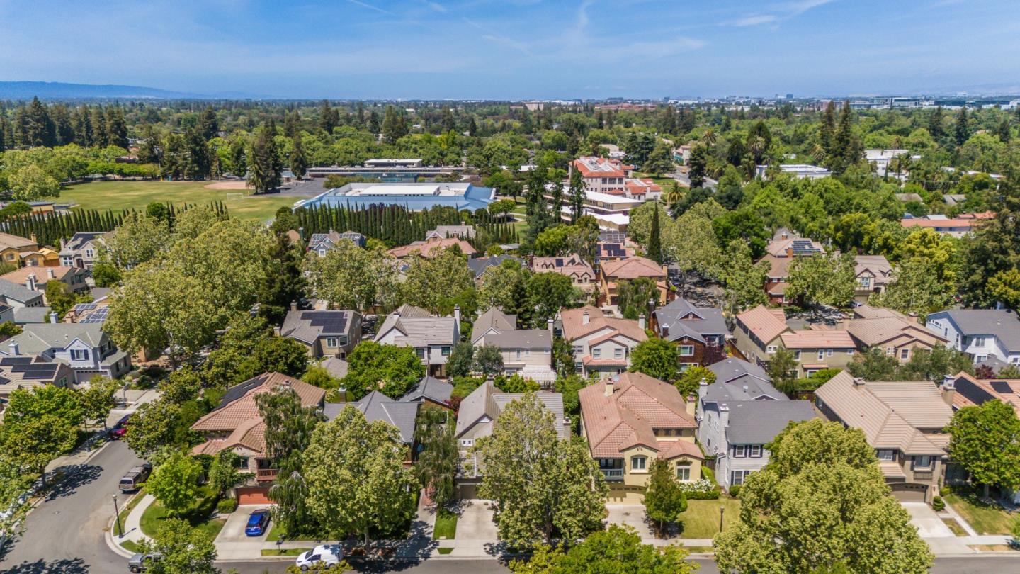 1435 Rosecrest Terrace